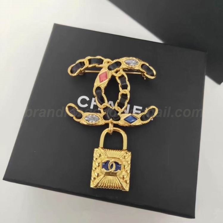 Chanel Brooch 116